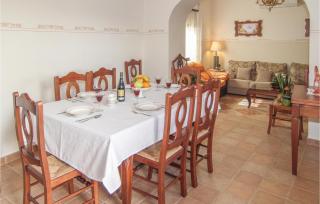 Four-Bedroom Holiday Home In Villaviciosa De Cordob - 2