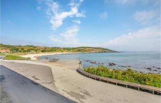 Nice Apartment In Allinge With Wifi - 2