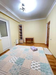 # 10 Яркая и светлая квартира - 1