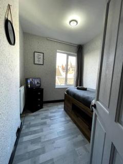 Lincoln central 3 bedroom entire terraced house - 5