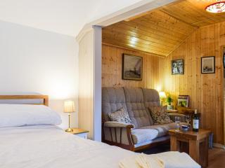 Woodcarver's Cottage - - 9