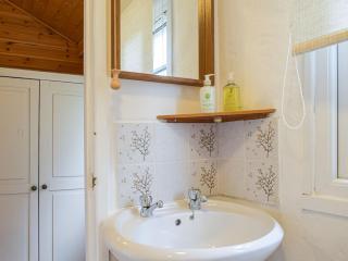 Woodcarver's Cottage - - 7