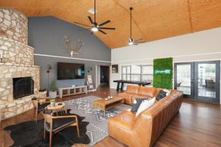 Mountain Views I Pool&Hot Tub I Home for 20 Guests - Concan - 7