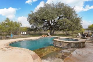 Mountain Views I Pool&Hot Tub I Home for 20 Guests - Concan - 6