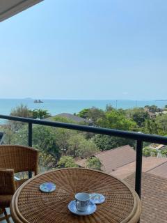 Rayong Beachfront Escape Laem Mae Phim -Absolute Waterfront Suites - 9