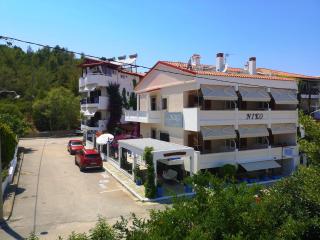 Haus Niko Apartments and Suites - Nea Potidaea - 5