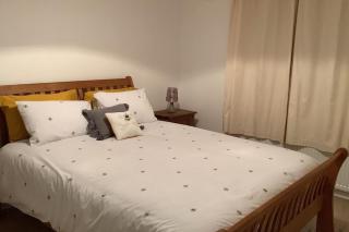 Bumblebee Cottage - 4