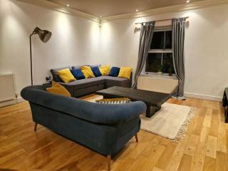 Stunning Luxury 2 Bed Penthouse Apartment - 3