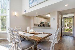 Gorgeous and spacious 4 bedroom villa - 8D Windermere by the Sea villa - 3