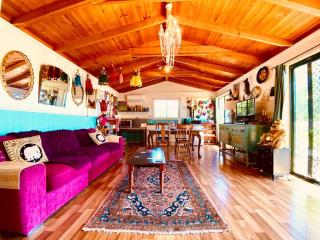 The Bohemian Art Studio - 8