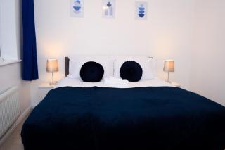 Modern 3 Bed House - Wolverhampton - 9
