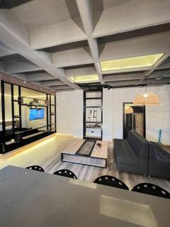 Deluxe Man cave with jacuzzy - 7