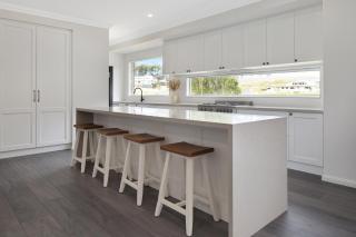 4 bedroom home with theatre room, close to CBD and beaches. - Sunshine Bay - 6