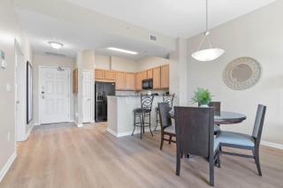 Family friendly condo in heart of Destin! Resort style pool, tennis courts minutes from beach - Destin - 7