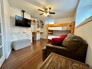 Hiltz House Cellar Suite Near Halifax Ferry - Halifax - 0