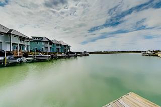 Waterfront Wonderland - 5