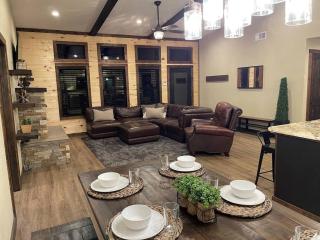 Bent Tree Cabin, on Private 12.5 Acres + Hot Tub - Broken Bow - 3