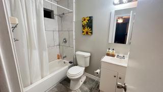 Amazing Bedroom Suite/Private Bathroom - Houston - 4
