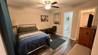 Amazing Bedroom Suite/Private Bathroom - Houston - 1