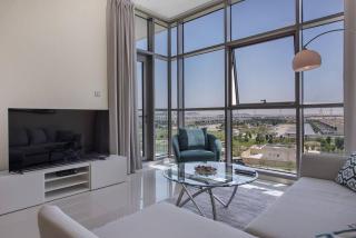 Bright and spacious apartment in DAMAC HILLS - Dubai - 4