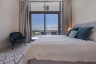 Bright and spacious apartment in DAMAC HILLS - Dubai - 2