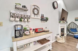 Gas Grill, Lake Access Scenic Poconos Retreat! - 2