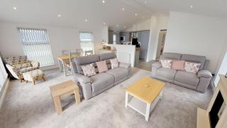 Beech 28 Hot Tub - Garton - 0