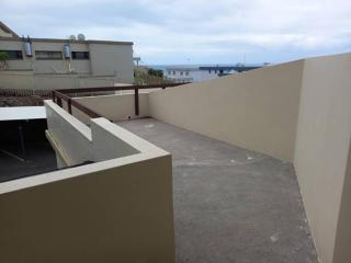 Self catering apartment by the beach - 6