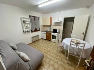 Logement individuel circuit 24h du Mans ou autre - Parigné-le-Pôlin - 0