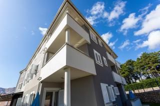 Apartments Crnekovic Tomislava 8A - Baška - 1