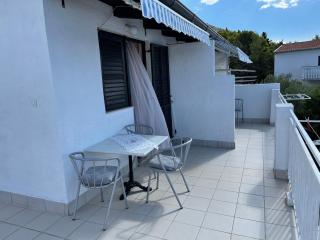 Apartmani Fićurin Starigrad Paklenica - Starigrad-Paklenica - 1