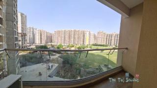 Taj Studios-Serviced Studio 1st time In Mall - Noida - 9