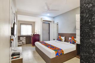 FabHotel Devs Inn - 9