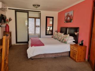 19th Hole Golf Villa Guesthouse - Worcester - 1