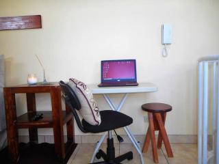 COMFY. Full internet, kitchen, washer and dryer, Netflix - 2