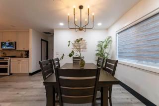 Modern San Pedro Home, Sleeps 12, Hot Tub, Fire Place, Private Parking - 4