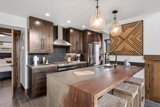 Rocky Mountain Gem! Two Large patios, Fireplace and Private Jacuzzi - 3