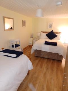 Kents guesthouse accommodation - Kilmacthomas - 5
