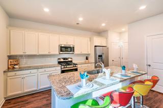 Colorful Myrtle Beach House 2 Mi to Beaches! - Myrtle Beach - 8