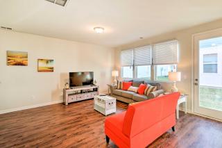Colorful Myrtle Beach House 2 Mi to Beaches! - Myrtle Beach - 4