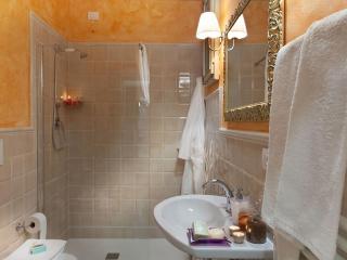 La Culla di Dante Luxury Apartment in Duomo - Firenze - 3