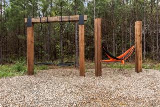 Brand New! Geauxin' All Inn, Fireplace, Hot Tub, Swings, Free Firewood - Broken Bow - 5