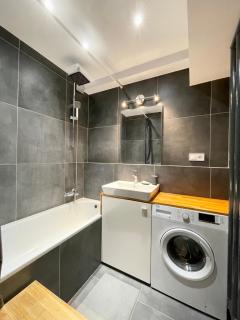 Cozy Self check-in Apartment in vibrant Ruzinov area, Komárnická 42, Bratislava - Bratislava - 8
