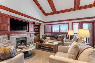 Lion Square Lodge South 750 - 7