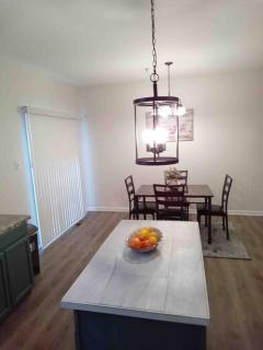 Elegant 4 bedroom house with community pool & deck - Germantown - 4