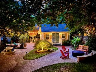 The Cozy Yellow Cottage in Dilworth - Charlotte - 0