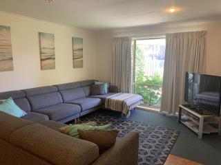 Cozy and Modern home in the Cove - Surf Side - Inverloch - 8