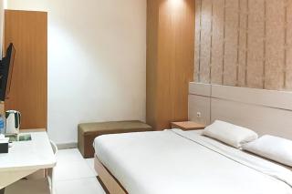 TwoSpaces Living at KR Hotel - Palembang - 5