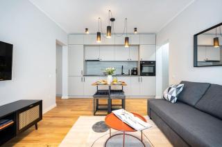 Amazing Views 2BR Bright Flat - Charming Balcony - 5