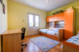 The apartments consists of two bedrooms, a bathroom, a kitchen and a living room - Zadar - 9